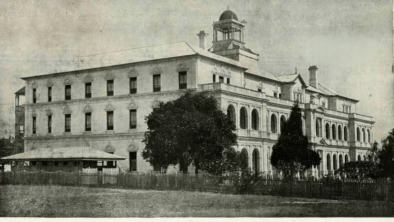1913